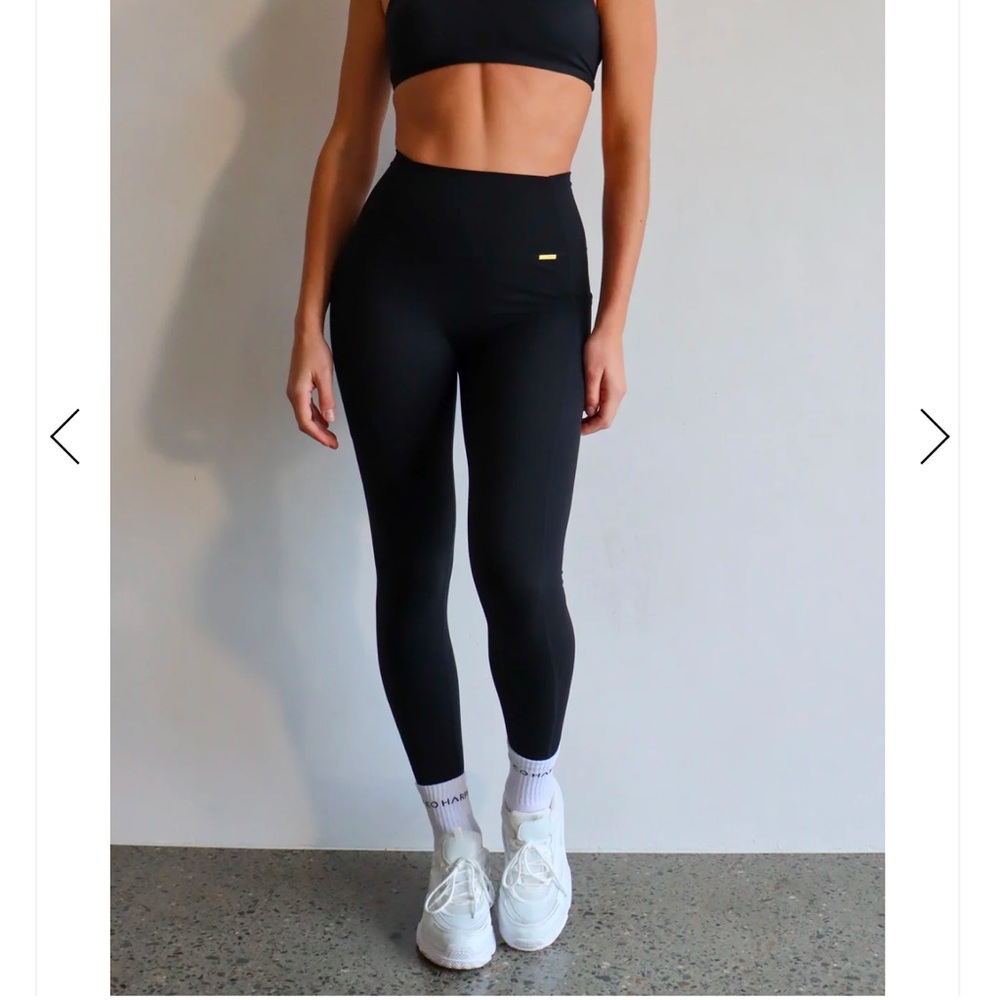 Cleo Harper Black Infinity Leggings Activewear Pockets